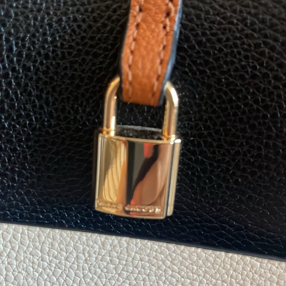 Marc Jacobs Black, Tan and Cream Bag - Picture 3 of 16